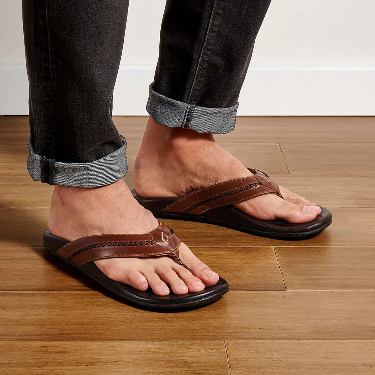 Olukai Mea Ola Flip Flop - Men's | Tan/Dark Java