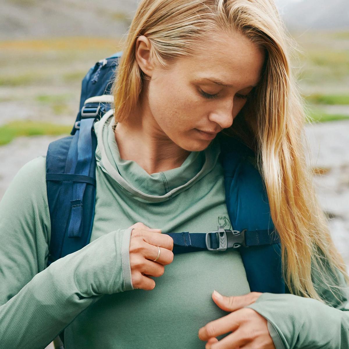 Fjallraven Abisko SunHoodie - Women's | Ultramarine