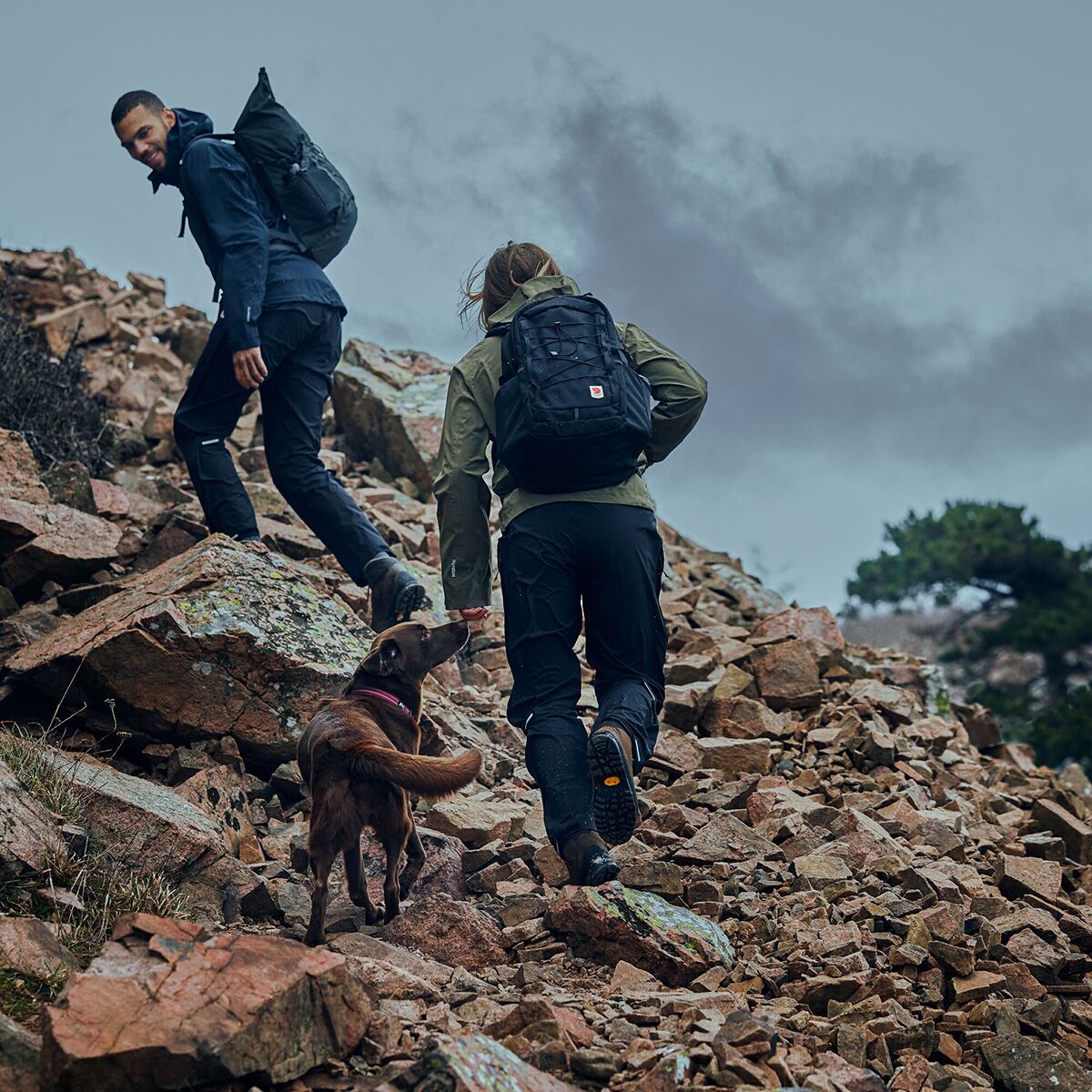 Fjallraven HC Hydratic Trail Jacket - Men's | Dark Navy