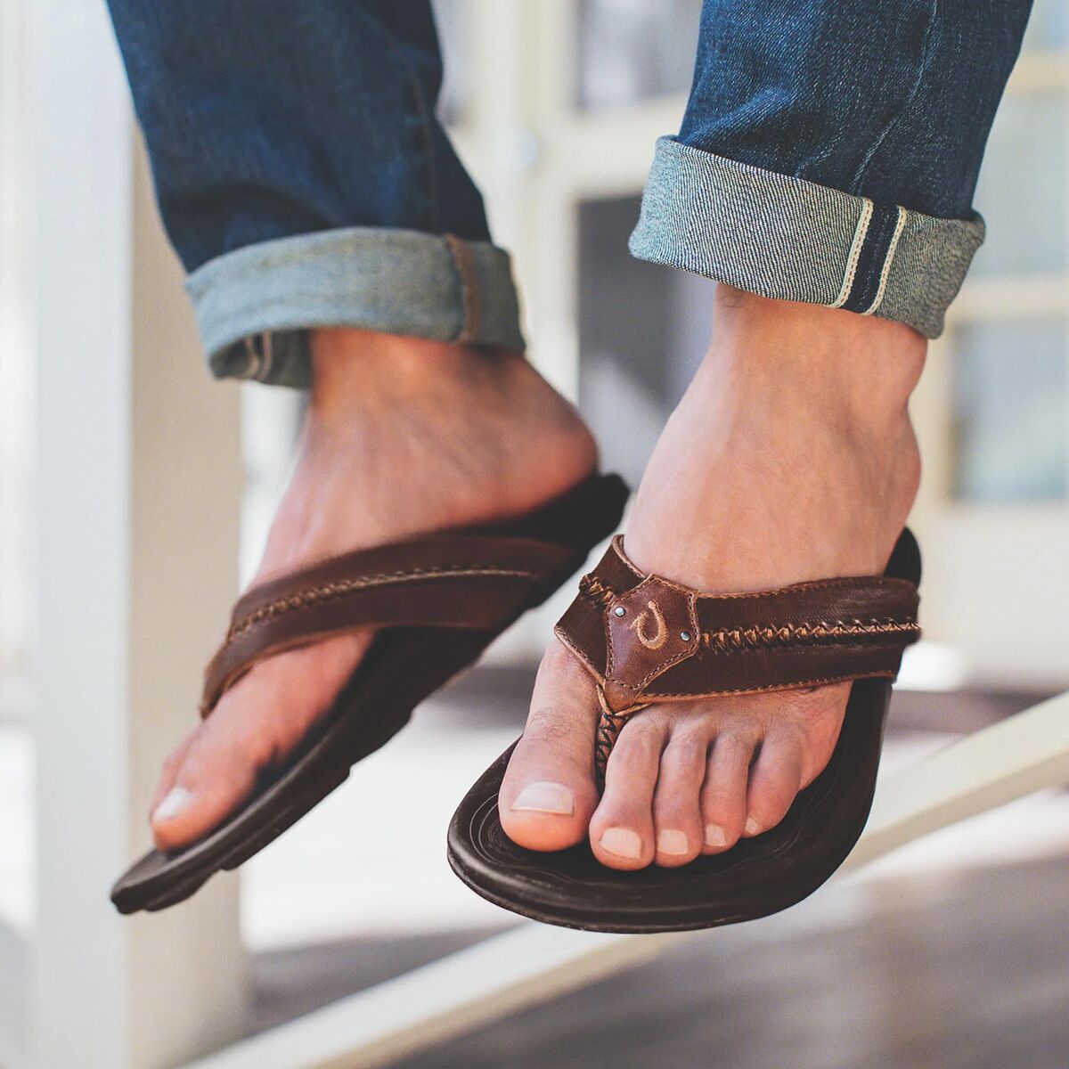 Olukai Mea Ola Flip Flop - Men's | Tan/Dark Java