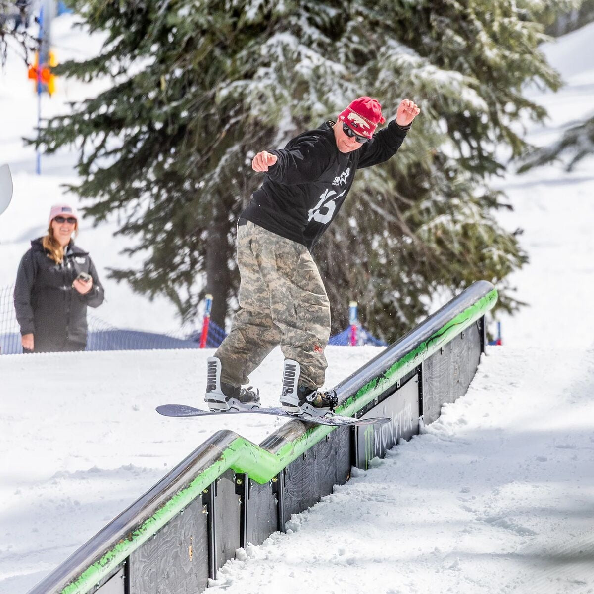 Never Summer Llama Snowboard - 2026 | Multi