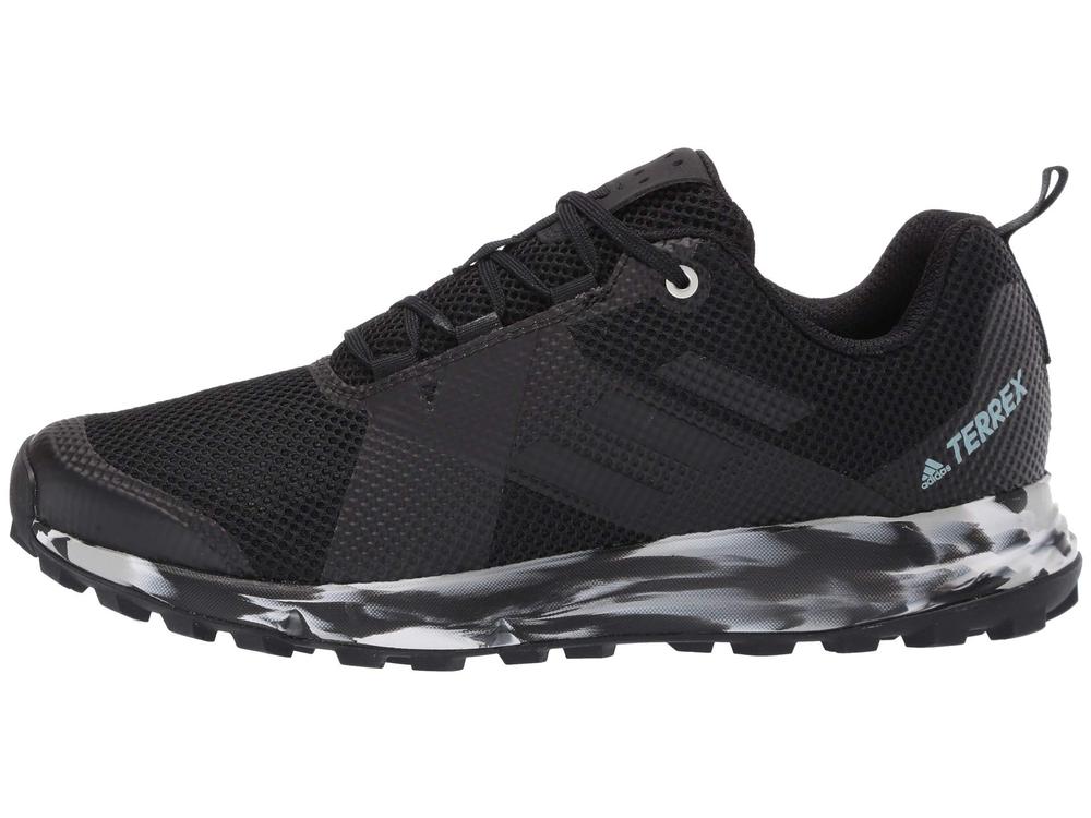 womens trail running shoe